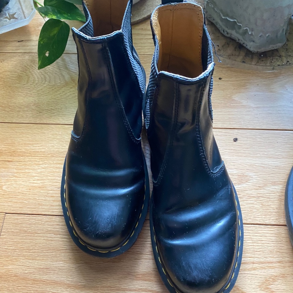 Doc Martens Smooth Leather Chelsea Boots